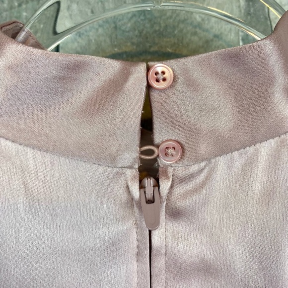 Aritzia Babaton Rosalia Blouse Satin Top Cropped in Mauvedust Pink Size Small. - Picture 7 of 12